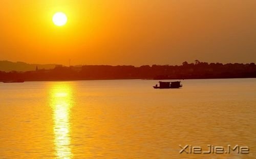 早安心语:人生有多残酷,你就该有多坚强 (9)