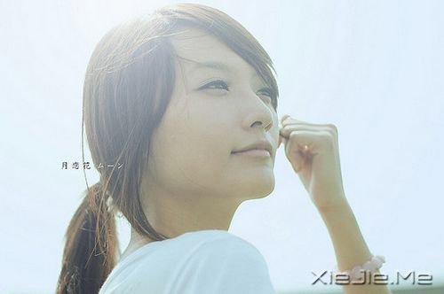 02193 (1) 幸福不是伸手要的,是靠自己争取的 (1)